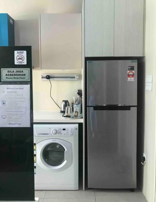 Apartemen Deluxe 2-bedroom & 2 Bathroom Corner Oasis At Riverson Soho Opposite Imago Shopping Mall *